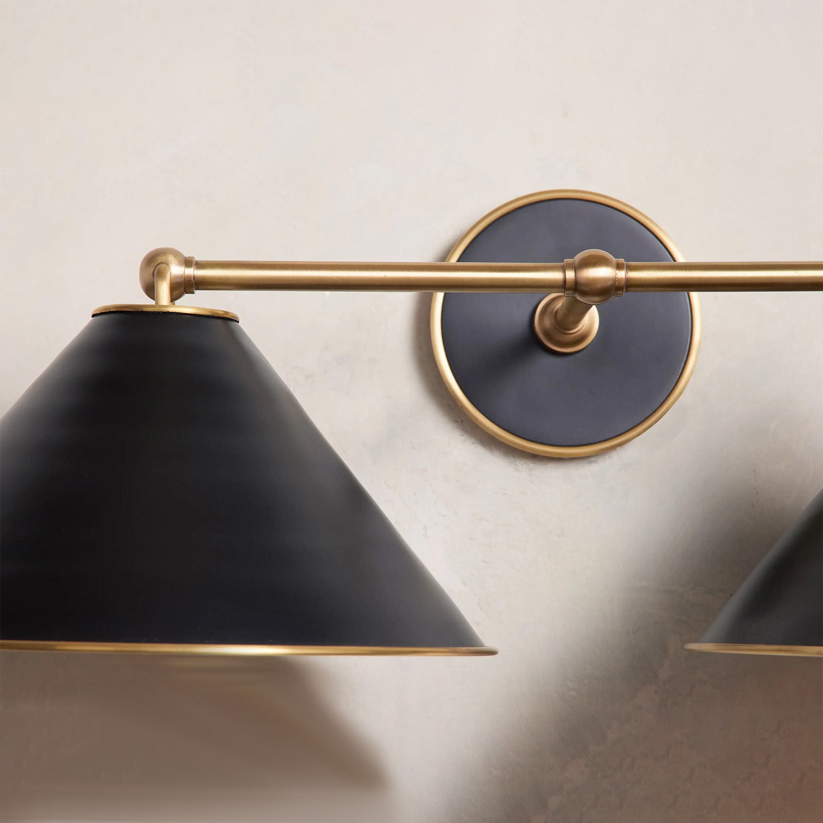 Arno Wall Sconce - Camilalamps - CAARHWS - 256629