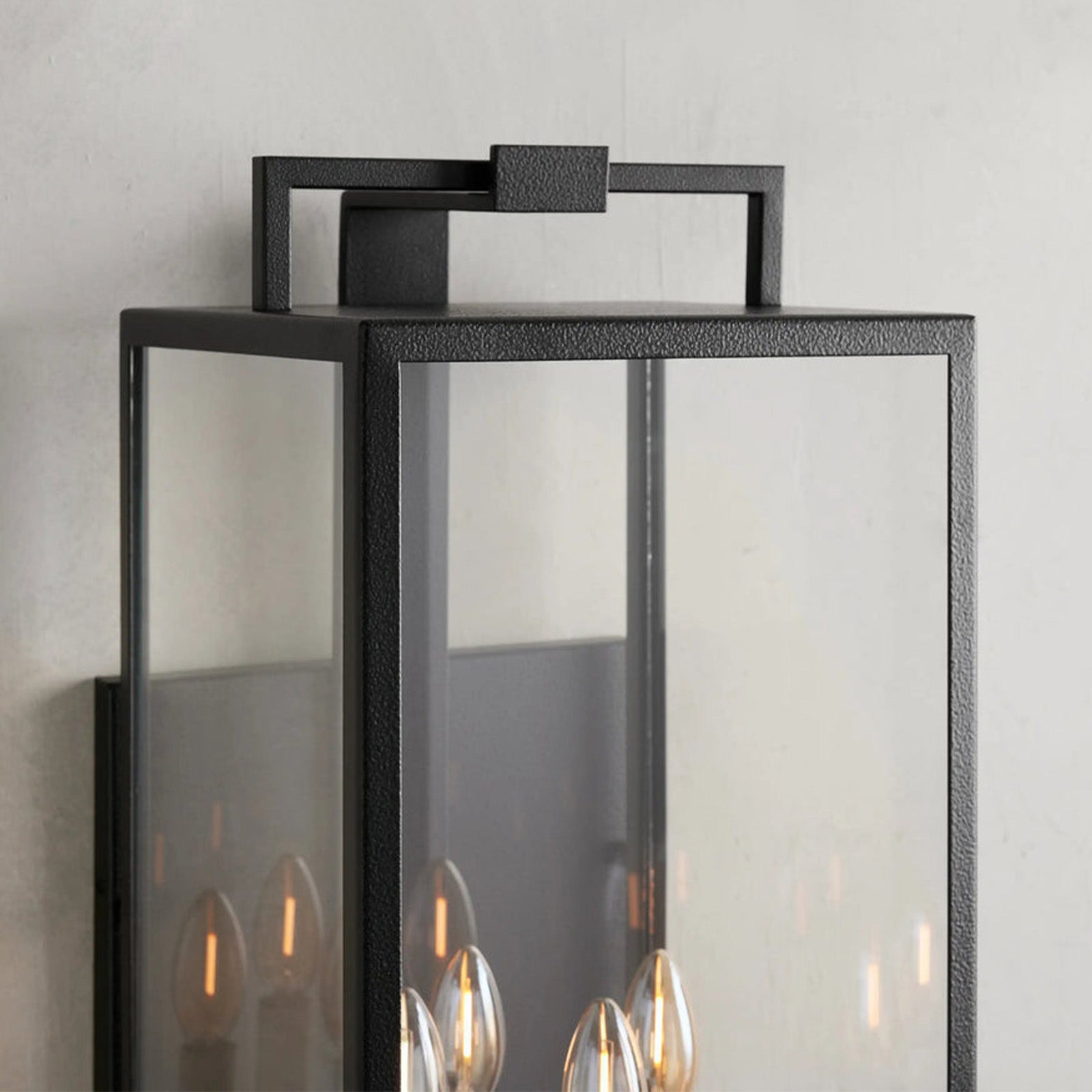 Hendricks Outdoor Wall Sconce - Camilalamps - CAARHWS - 256625