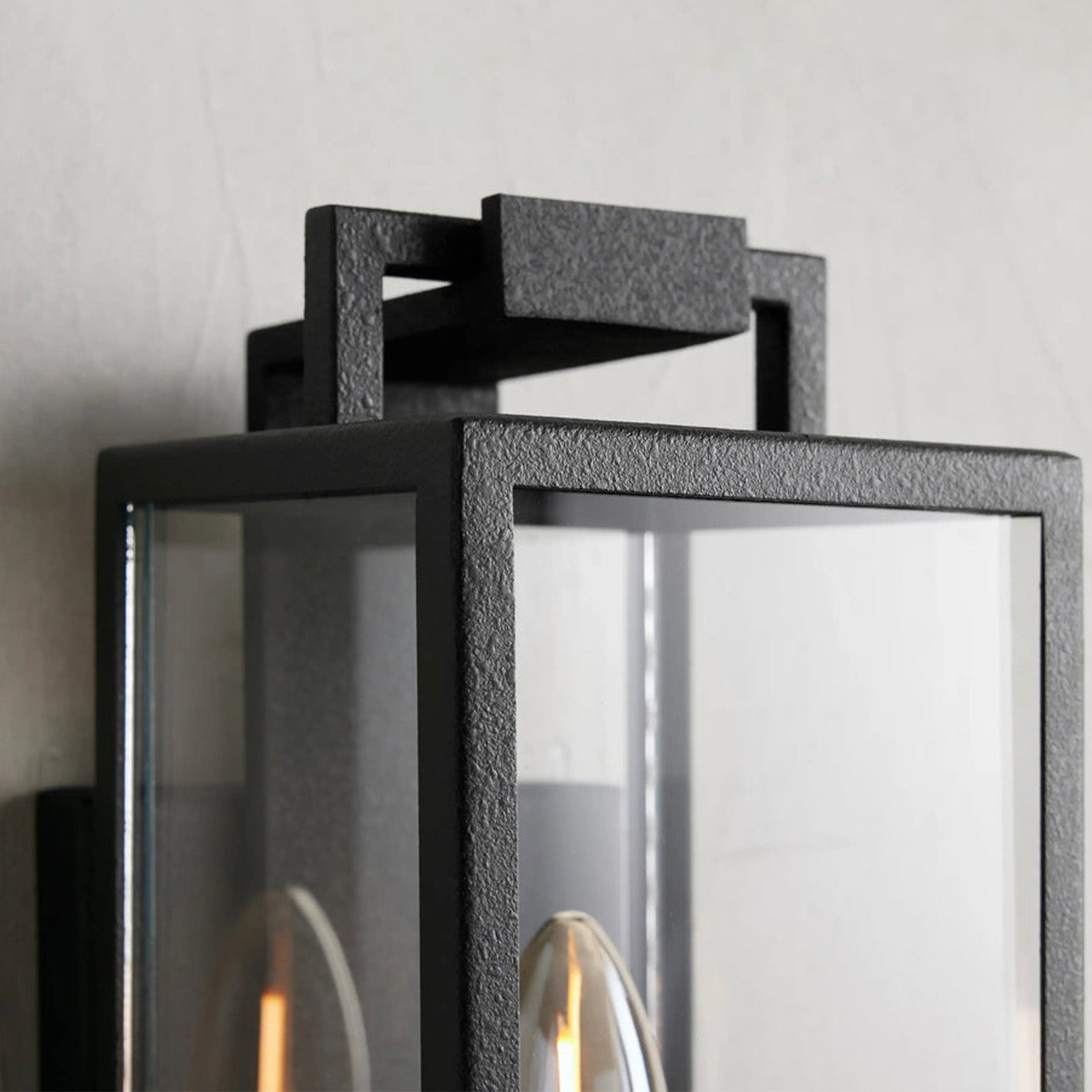 Hendricks Outdoor Wall Sconce - Camilalamps - CAARHWS - 256622