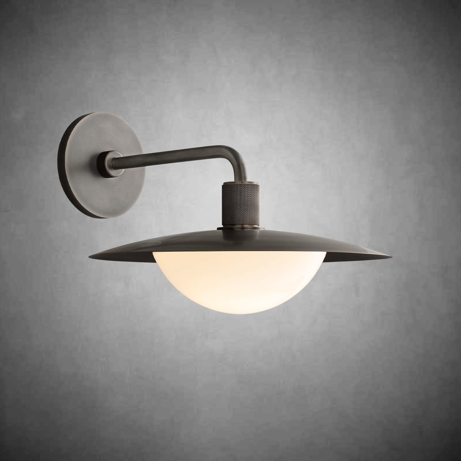 Kennon Round Wall Sconce - Camilalamps - CAARHWS - 256915