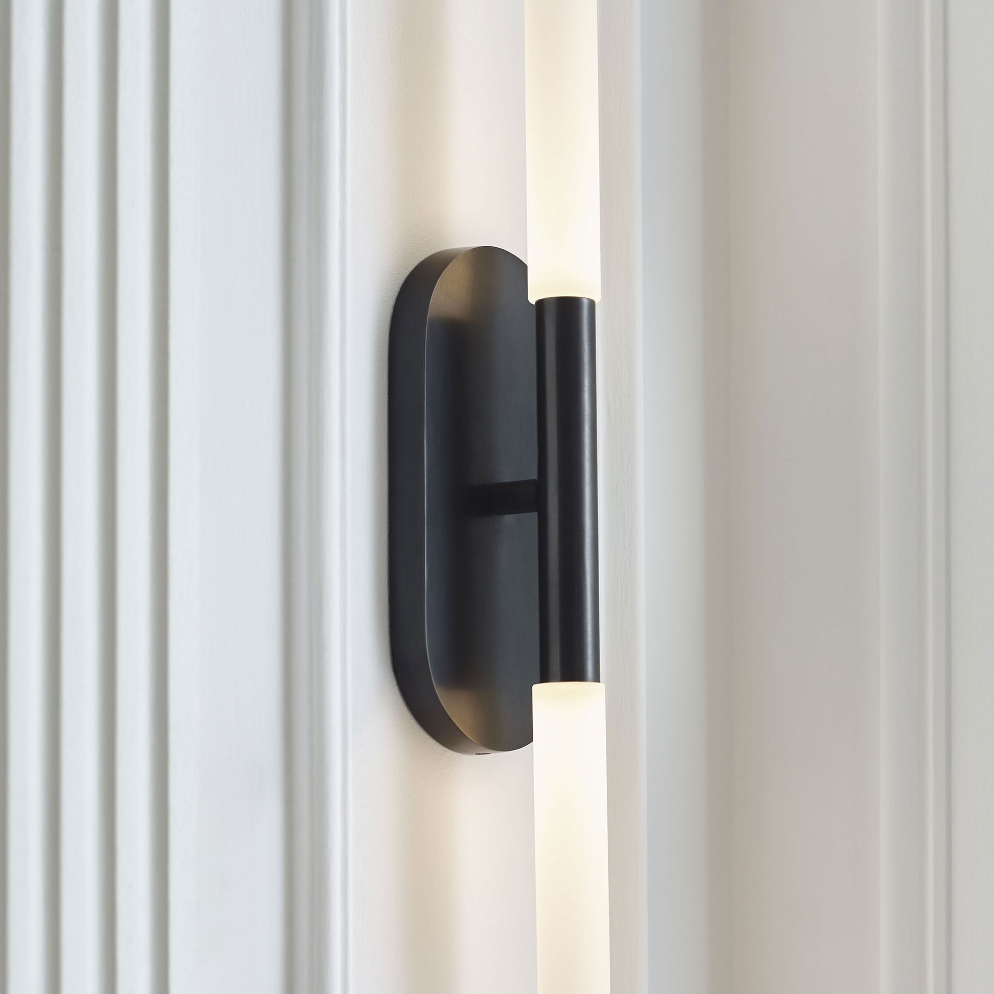 Roussel Linear Sconce - Camilalamps - CAARHWS - 256142