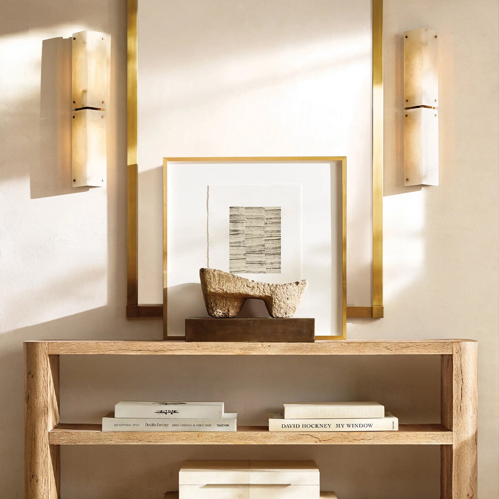 Roynard Alabaster Wall Sconce Light - Camilalamps - CAARHWS - 2561304