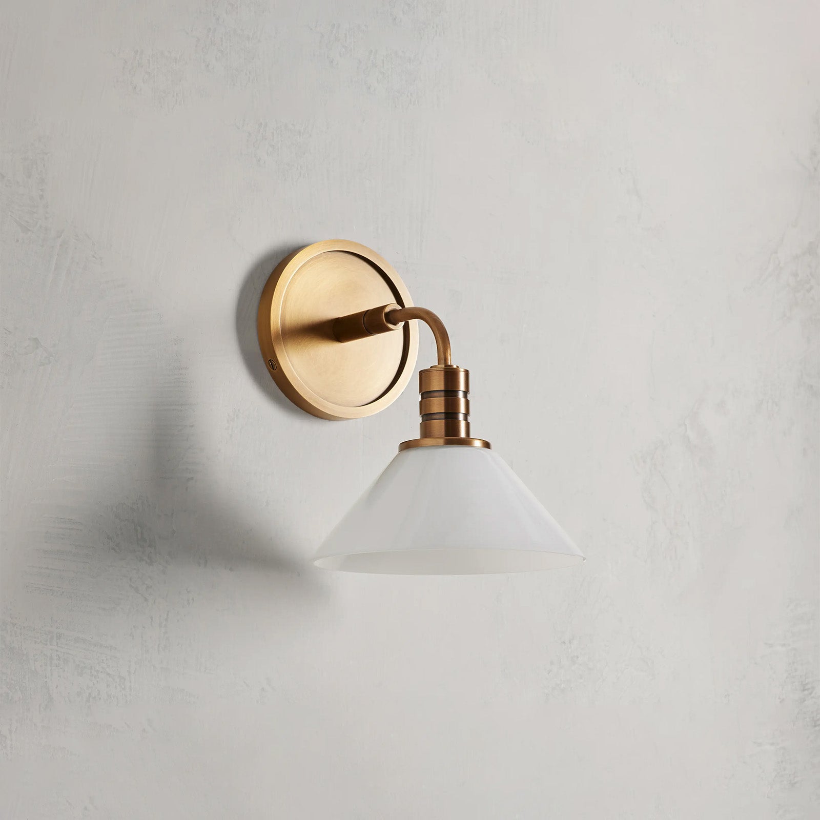 Theron Wall Sconce - Camilalamps - CAARHWS - 256320